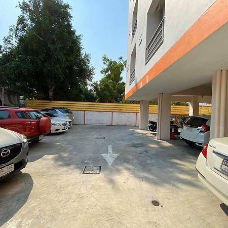 V At Bangsaen Hotel Exterior foto