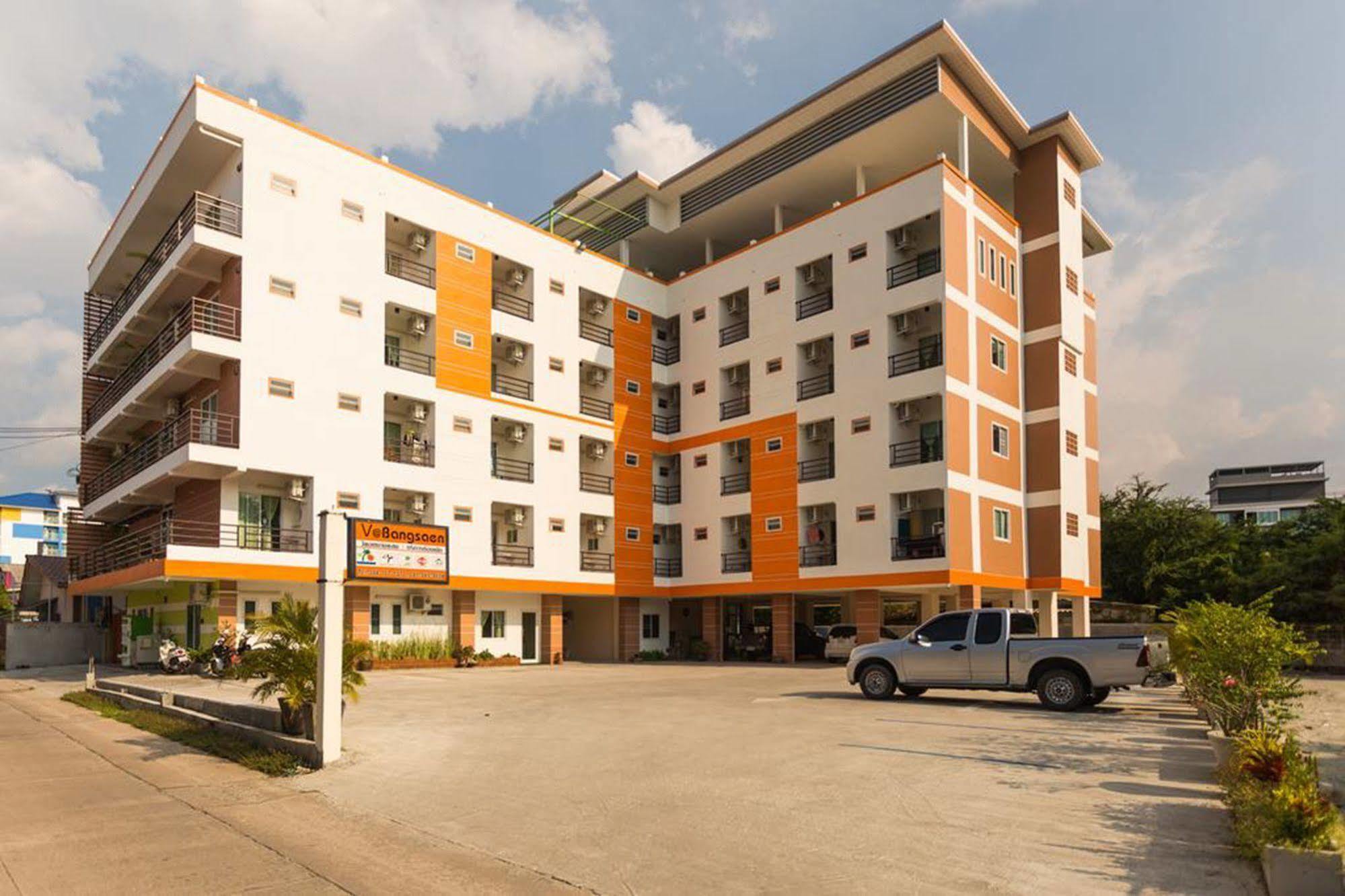 V At Bangsaen Hotel Exterior foto